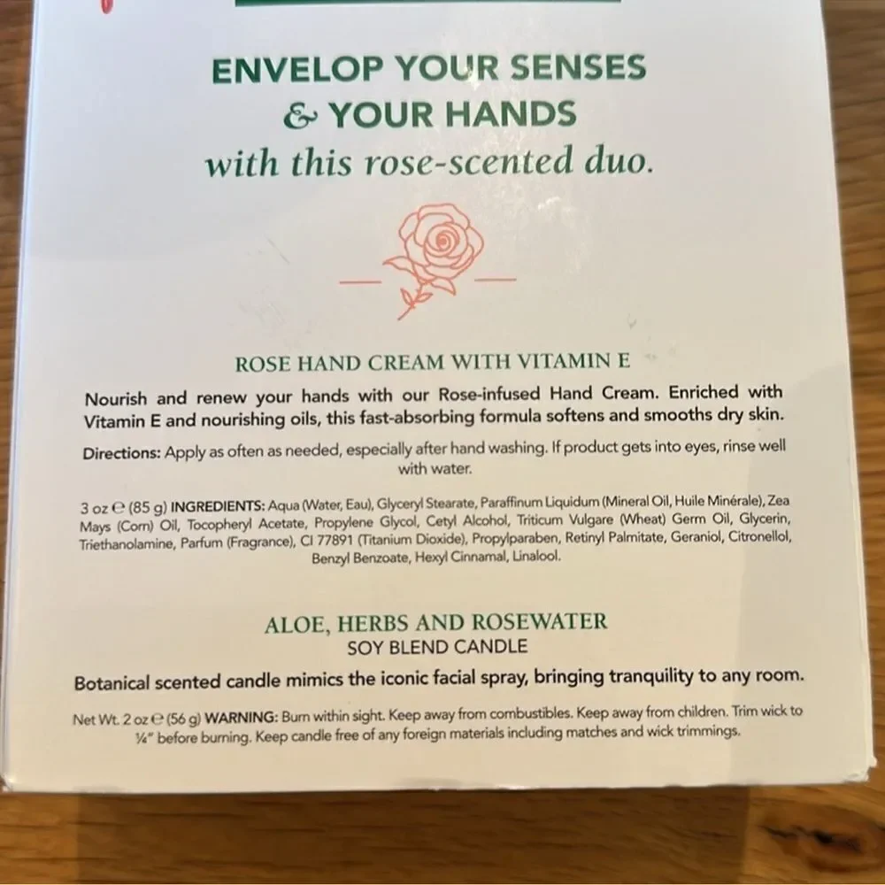 MARIO BADESCU Green Tea 4oz Facial Spray & 2oz Aloe Candle Gift Set